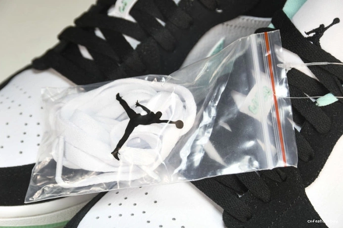 1 Jordan CQ9828-131 Low Green Air Island 0720